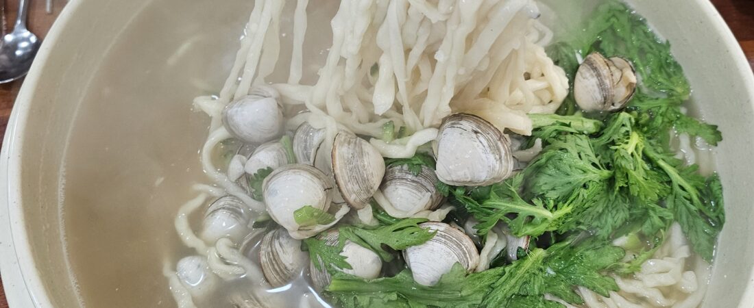 Korean Handmade Noodle Soup in Daejeon: Ossi Kalguksu Local Food Guide