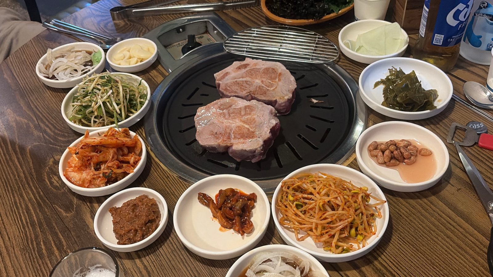 Geungogi dining at Myeongpum Hwangto Samgyeop Makchang
